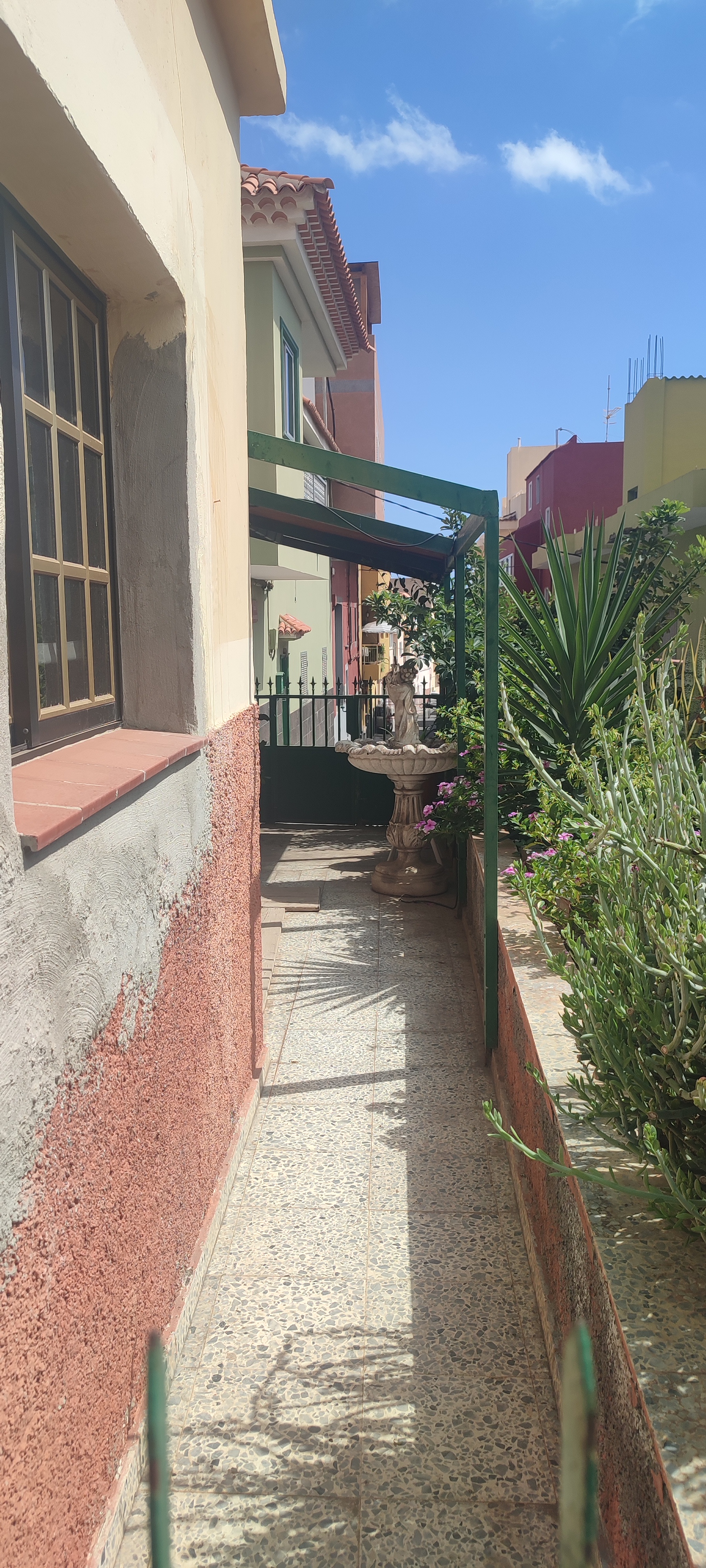 Patio exterior de casa aleatoria bastante estética