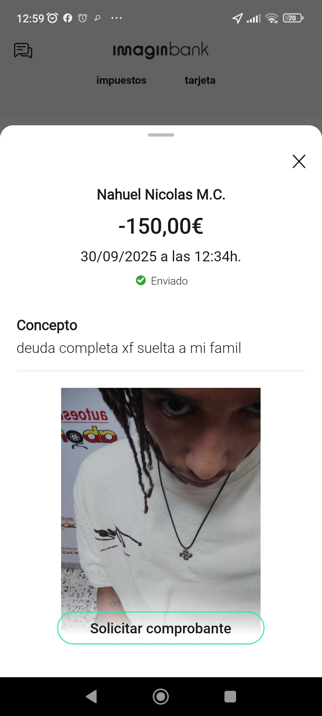 mensaje que dice 'por favor, deja a mi familia libre'